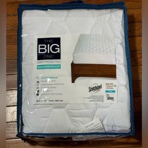 The Big One® Waterproof Mattress Pad - Twin - Brand New